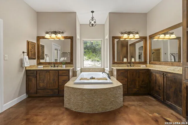 786 SHEPHERDS CROOK Helotes, TX 78023