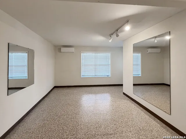 231 Vip Canyon Lake, TX 78133