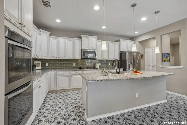 10858 Red Sage Helotes, TX 78023