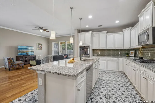 10858 Red Sage Helotes, TX 78023