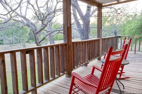 1250 Darst Creek