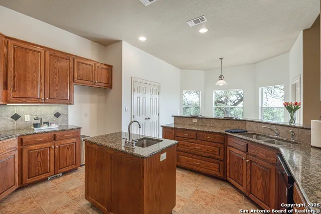 451 Winding View New Braunfels, TX 78132
