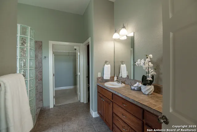 451 Winding View New Braunfels, TX 78132
