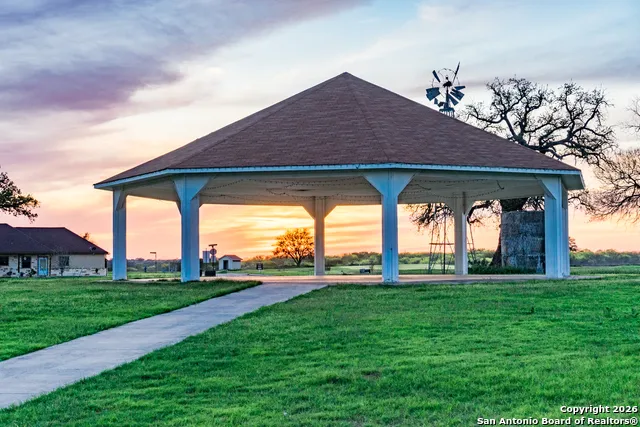 133 Middle Green Floresville, TX 78114