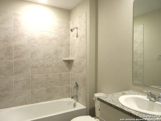 133 Middle Green Floresville, TX 78114