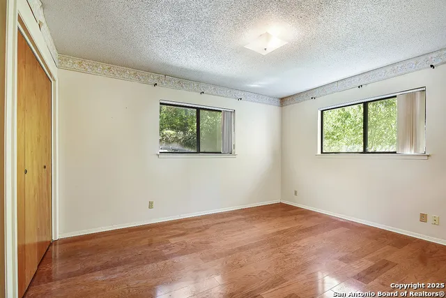 323 Shin Oak Live Oak, TX 78233