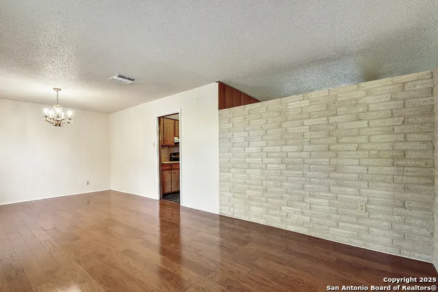 323 Shin Oak Live Oak, TX 78233