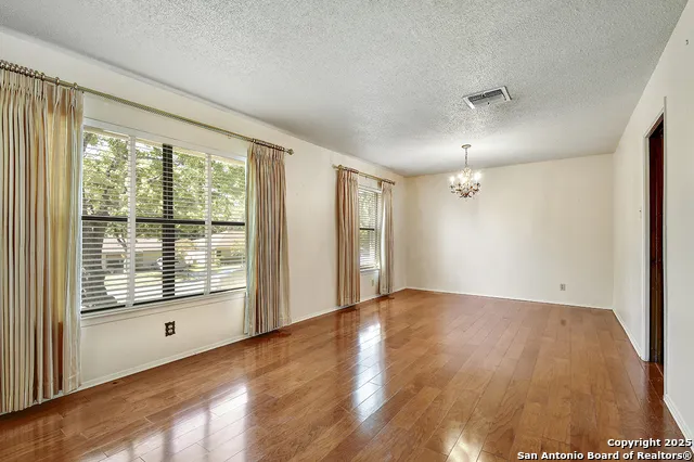 323 Shin Oak Live Oak, TX 78233