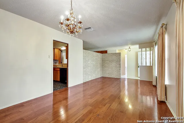 323 Shin Oak Live Oak, TX 78233