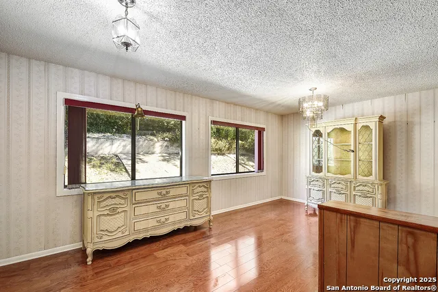 323 Shin Oak Live Oak, TX 78233