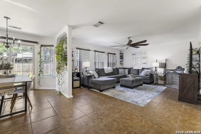 9015 Valhalla Selma, TX 78154