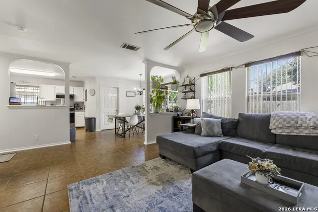 9015 Valhalla Selma, TX 78154