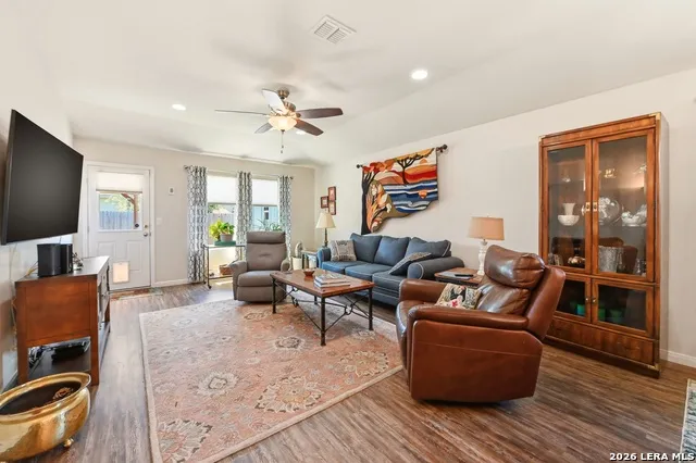 522 SAND TRAIL ST New Braunfels, TX 78130