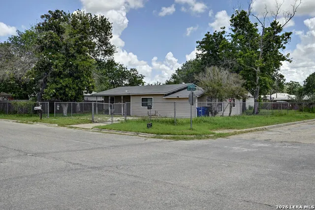 904 San Antonio Pleasanton, TX 78064