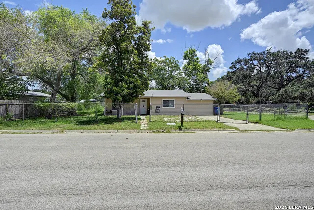 904 San Antonio Pleasanton, TX 78064