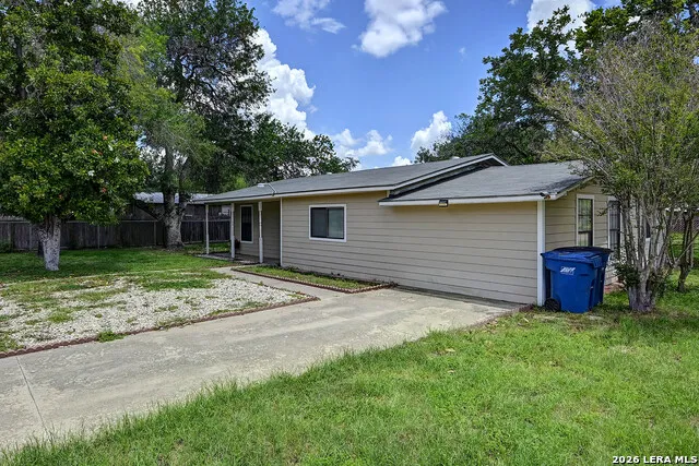 904 San Antonio Pleasanton, TX 78064