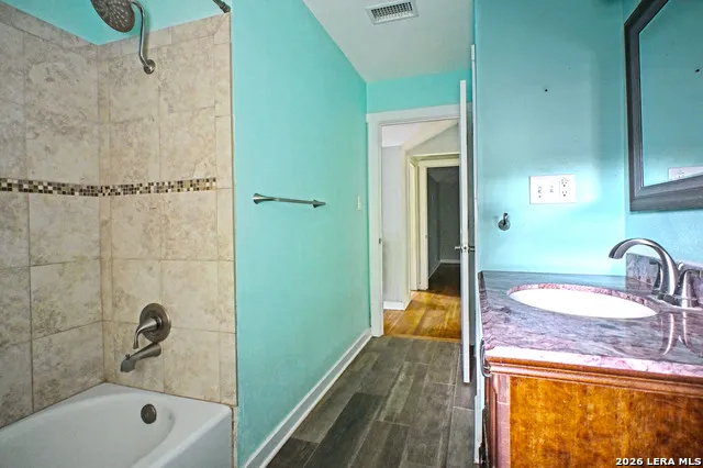 303 S MANTON LN Castle Hills, TX 78213