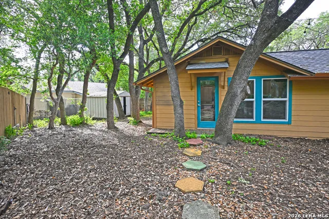 303 S MANTON LN Castle Hills, TX 78213