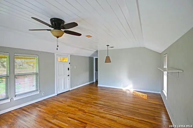 303 S MANTON LN Castle Hills, TX 78213