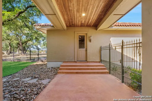 325 whitestone Spring Branch, TX 78070