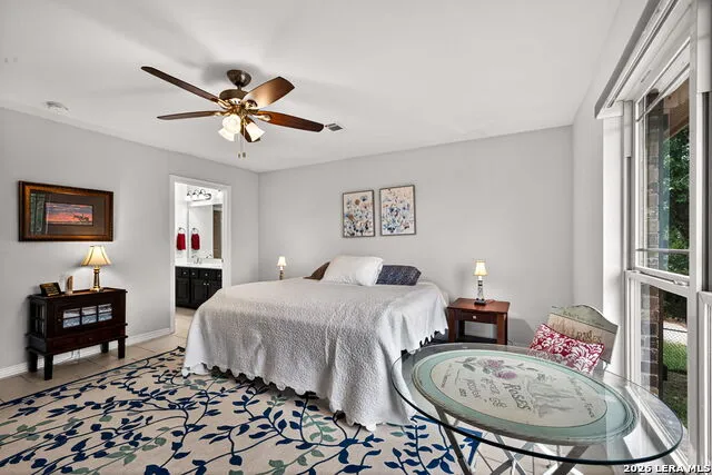 142 HARBOUR VW Lakehills, TX 78063