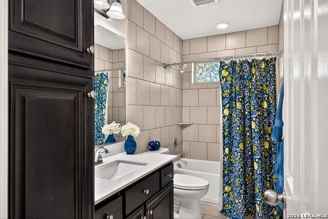 142 HARBOUR VW Lakehills, TX 78063