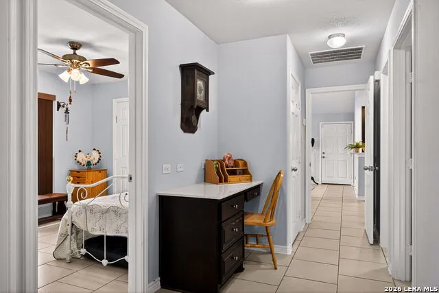 142 HARBOUR VW Lakehills, TX 78063