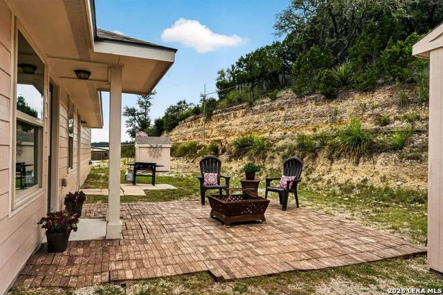 142 HARBOUR VW Lakehills, TX 78063
