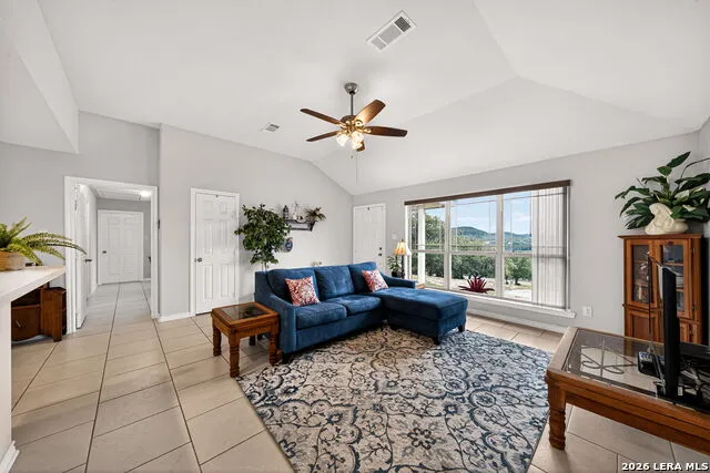 142 HARBOUR VW Lakehills, TX 78063