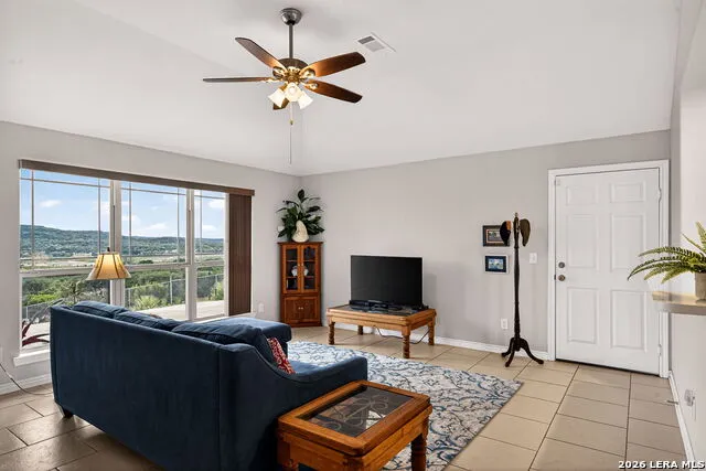 142 HARBOUR VW Lakehills, TX 78063