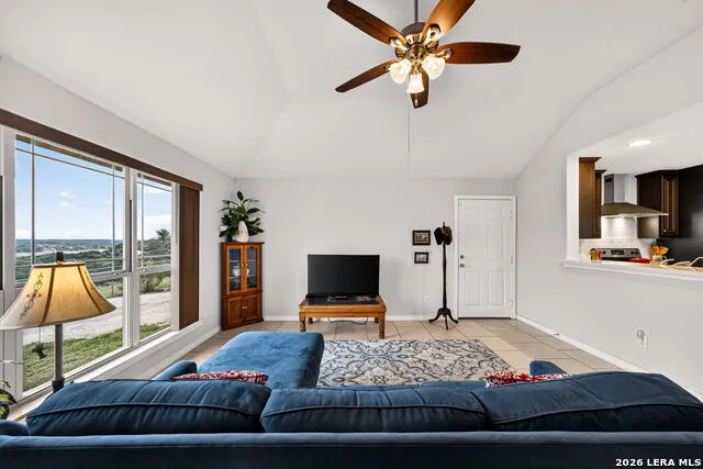 142 HARBOUR VW Lakehills, TX 78063