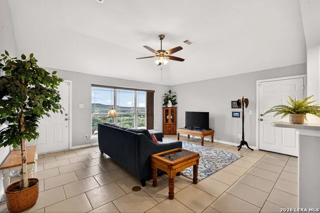 142 HARBOUR VW Lakehills, TX 78063