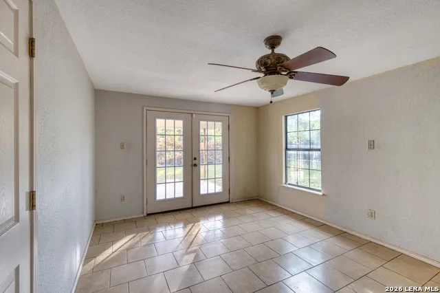 1231 HIGH ST Uvalde, TX 78801