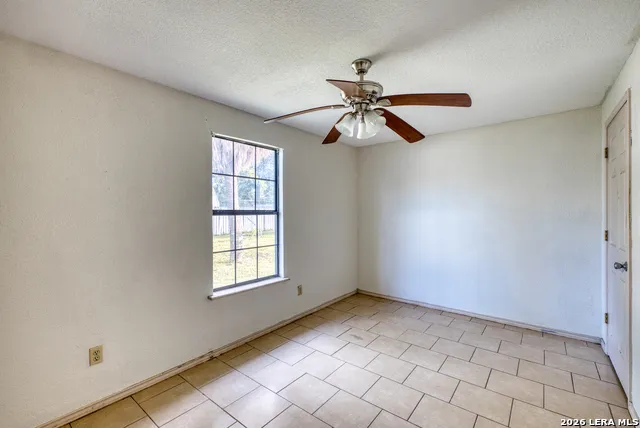 1231 HIGH ST Uvalde, TX 78801