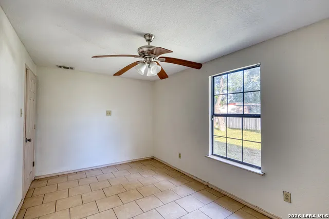 1231 HIGH ST Uvalde, TX 78801