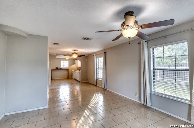 1231 HIGH ST Uvalde, TX 78801