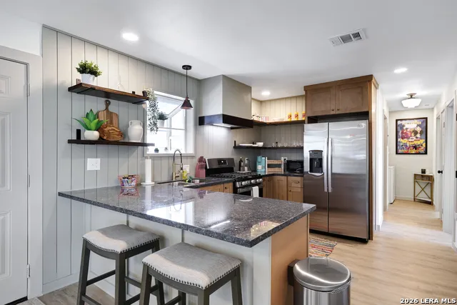 143 OAK VALLEY DR San Antonio, TX 78227