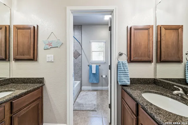 1511 Mount Bear Canyon Lake, TX 78133
