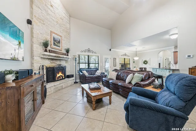 1511 Mount Bear Canyon Lake, TX 78133