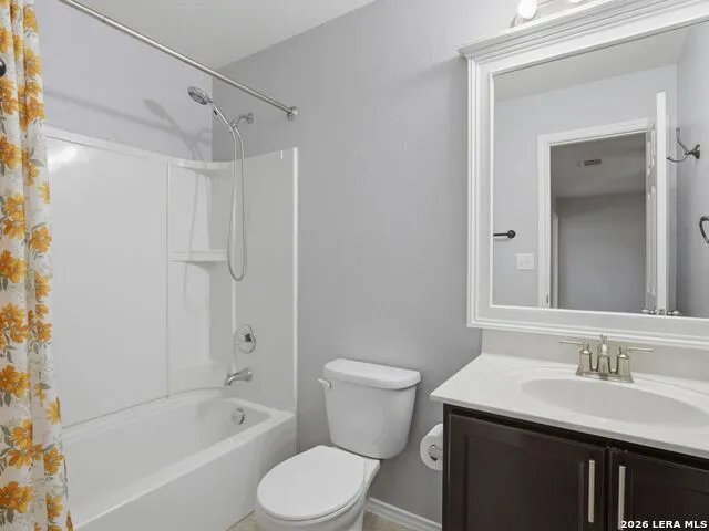 414 WALNUT CRST Selma, TX 78154