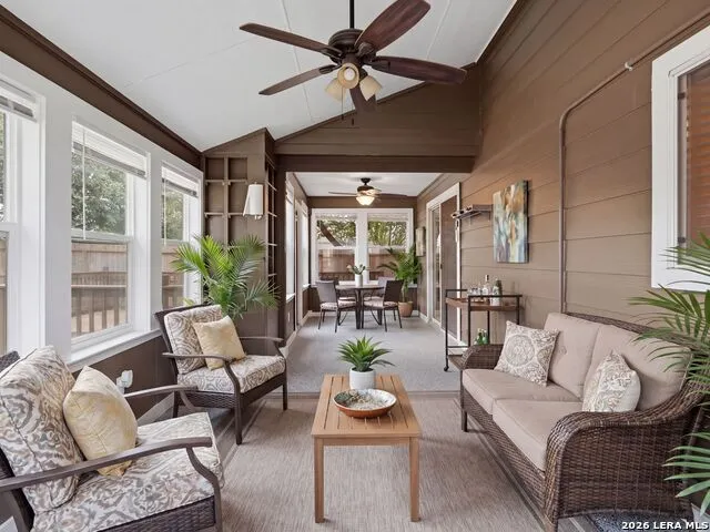 414 WALNUT CRST Selma, TX 78154