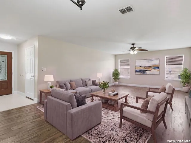 414 WALNUT CRST Selma, TX 78154