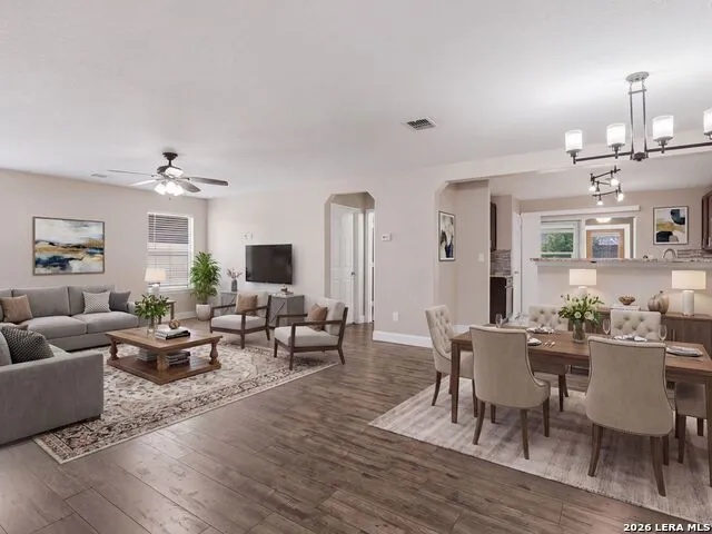 414 WALNUT CRST Selma, TX 78154