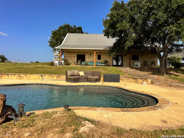 68 County Road 436 Harwood, TX 78632