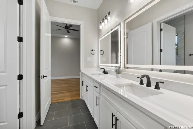 1954 Venezia New Braunfels, TX 78132