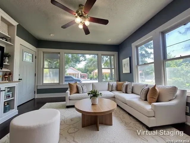 423 Barrett Place San Antonio, TX 78225