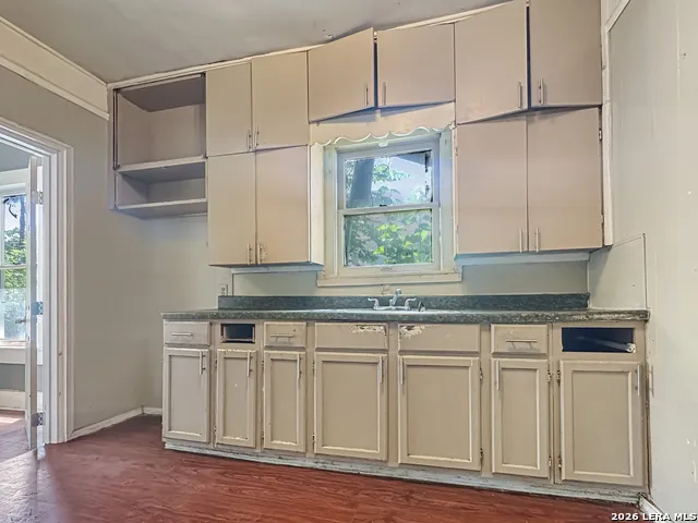 423 Barrett Place San Antonio, TX 78225