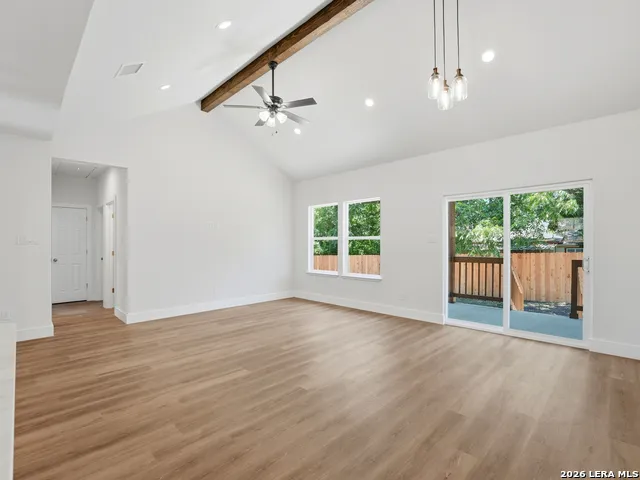 613 Elm St Kerrville, TX 78028