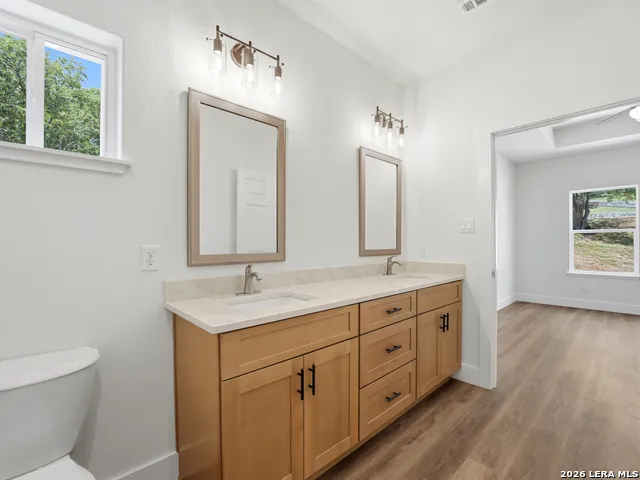 613 Elm St Kerrville, TX 78028