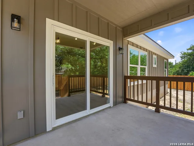 613 Elm St Kerrville, TX 78028